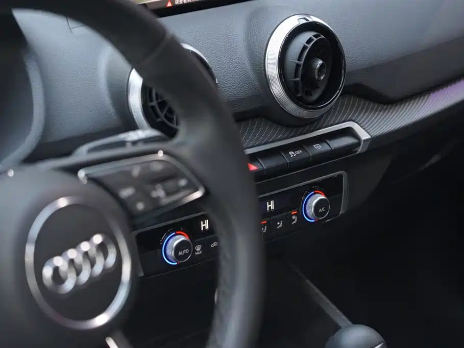 Audi Q2L 2024 35TFSI fashionable and dynamic купить на сайте DeffCars