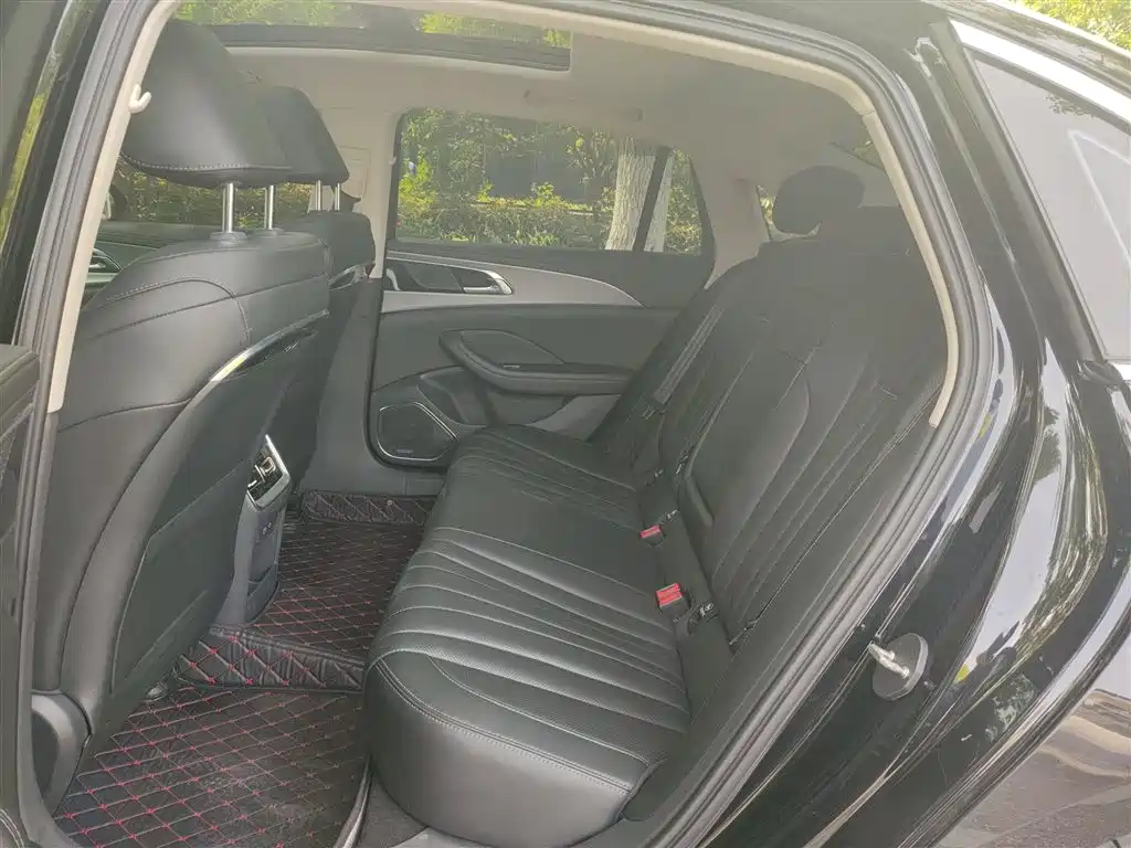 Hongqi H5 2024 2.0T Automatic Zhilianqichang Edition купить на сайте DeffCars