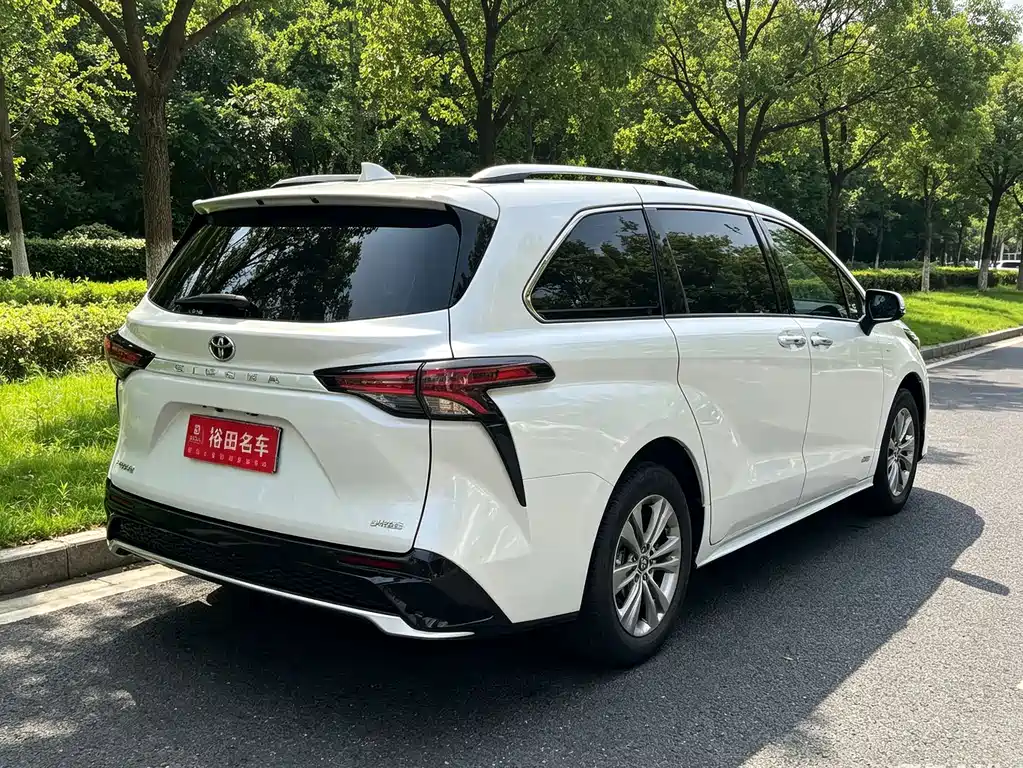 SIENNA 2024 2.5L Hybrid Comfort Edition купить на сайте DeffCars