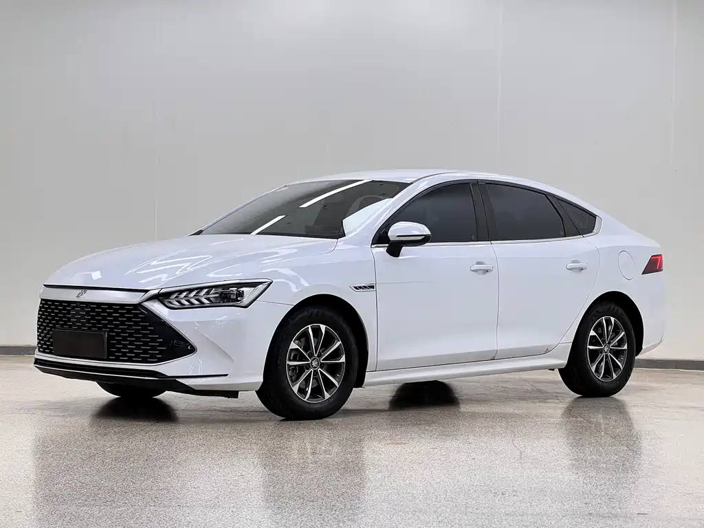Qin PLUS 2024 Honor Edition DM-i 55KM Leading Type купить на сайте DeffCars