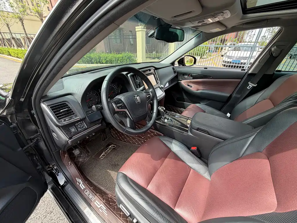 Crown 2018 2.0T Sports Edition купить на сайте DeffCars