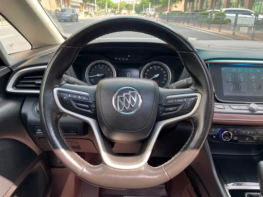 Buick GL6 2019 18T 6-seater interconnected premium model National VI купить на сайте DeffCars