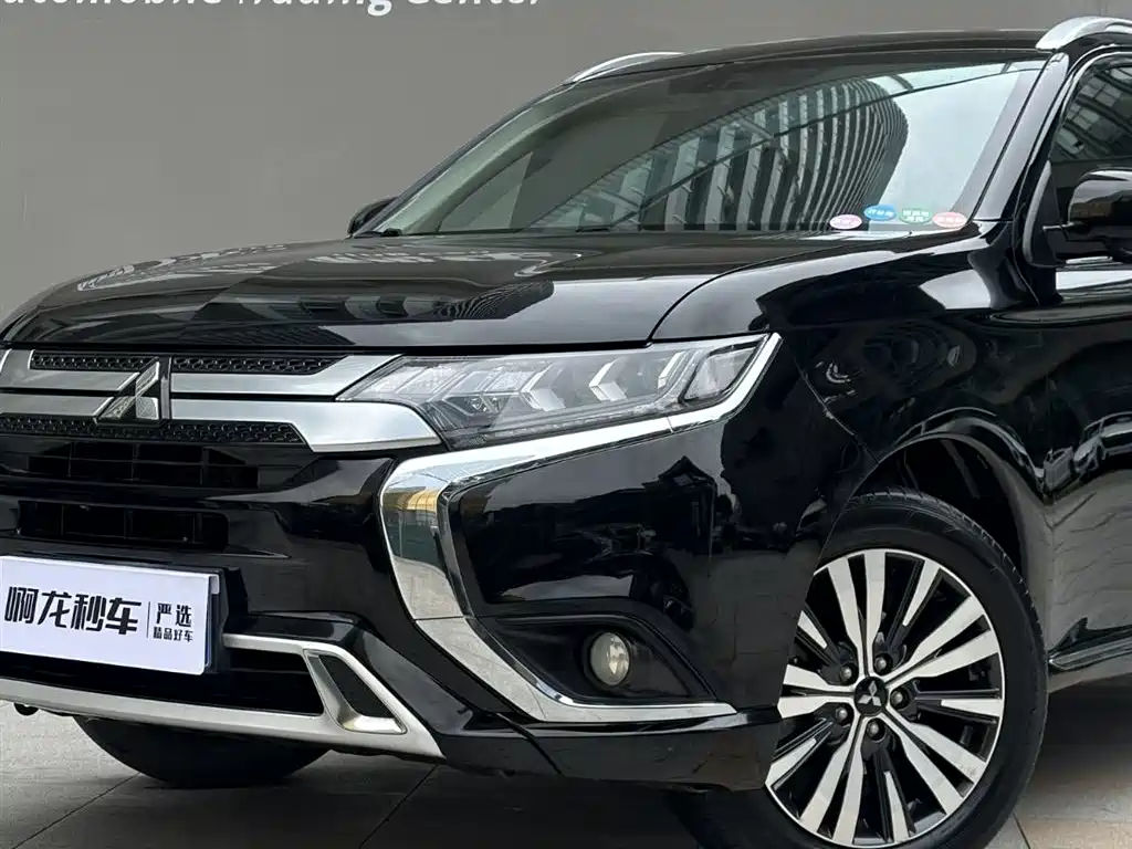 Outlander 2021 2.4L four-wheel drive exclusive version 7 seats купить на сайте DeffCars