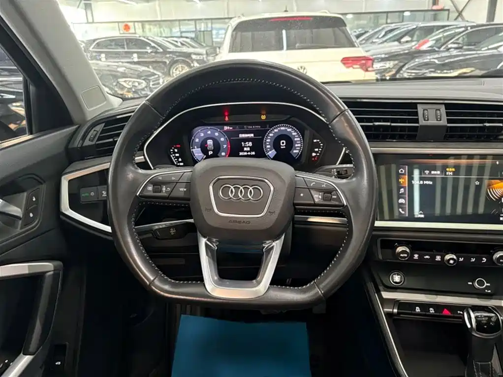 Audi Q3 2021 35 TFSI Fashionable and Dynamic купить на сайте DeffCars