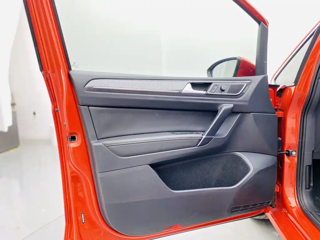 Golf·Jialu 2016 230TSI automatic luxury model купить на сайте DeffCars