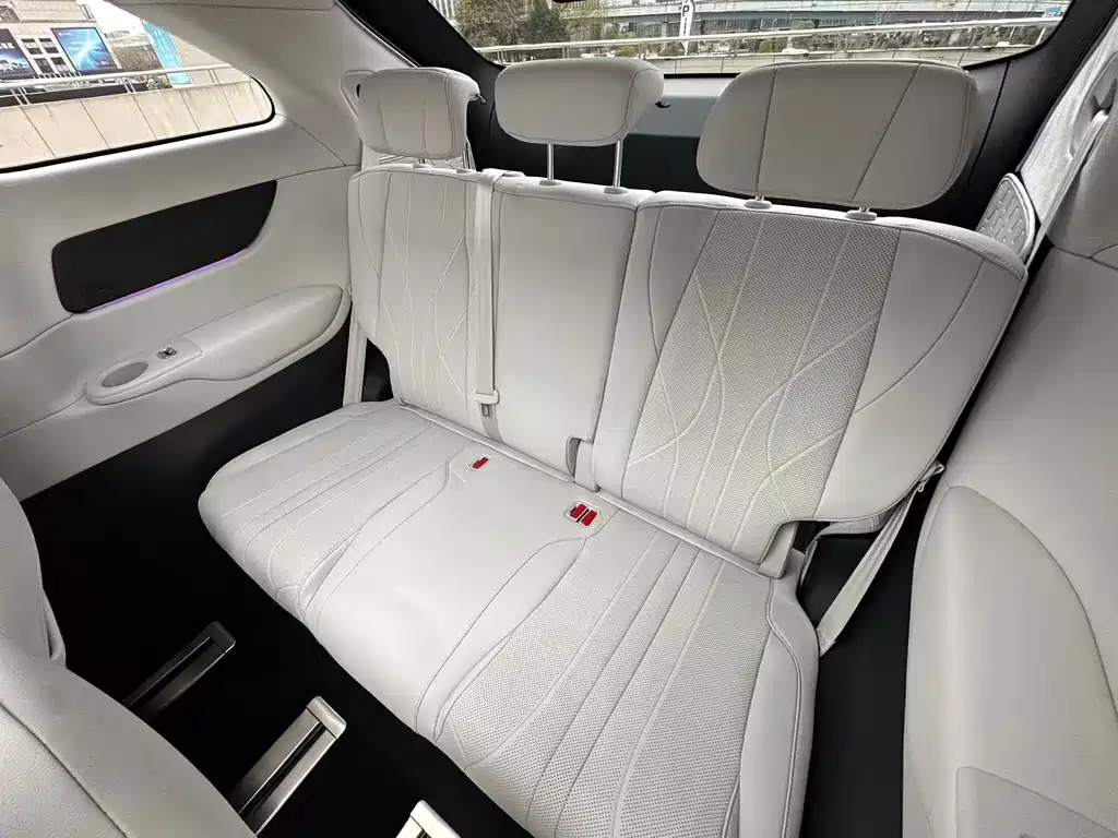 Xpeng X9 2024 model 610 long battery life Max купить на сайте DeffCars