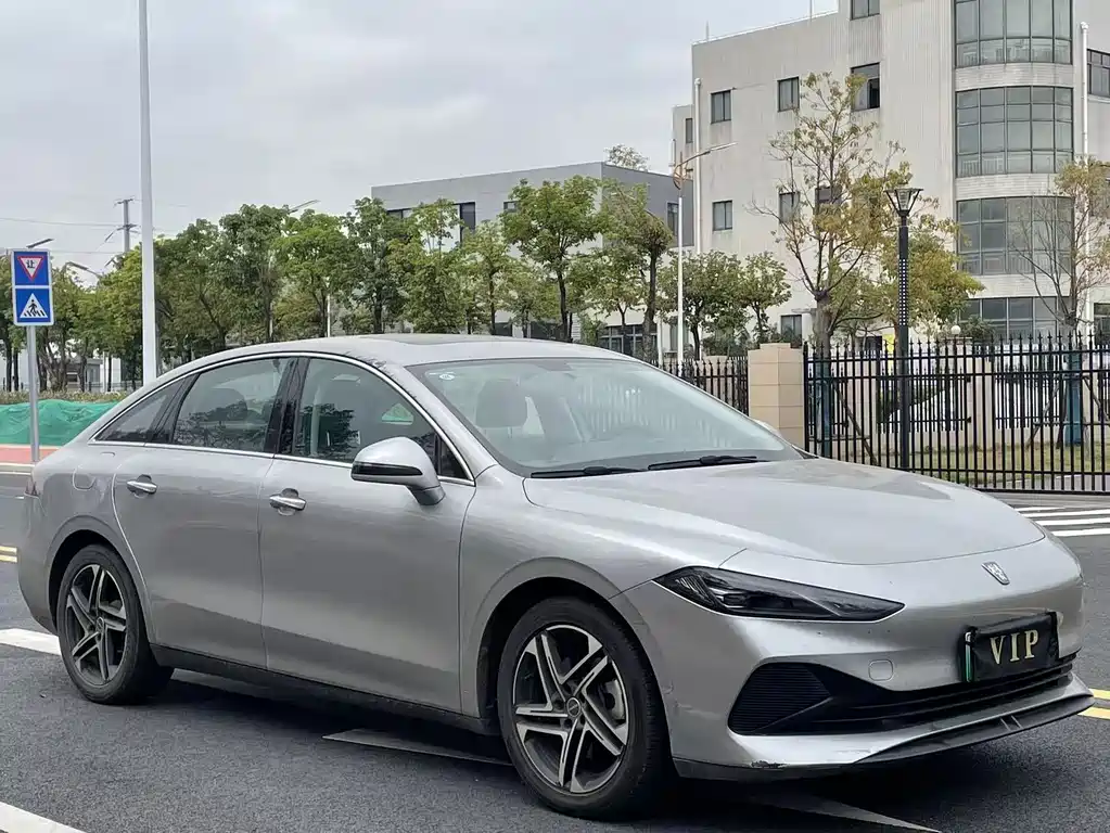 Roewe D7 2023 DMH 125km Beyond Edition купить на сайте DeffCars