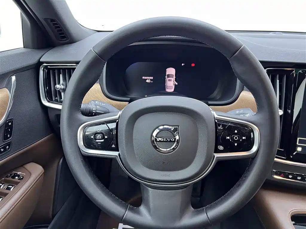 Volvo S90 2025 B5 Zhiyi Luxury Edition купить на сайте DeffCars