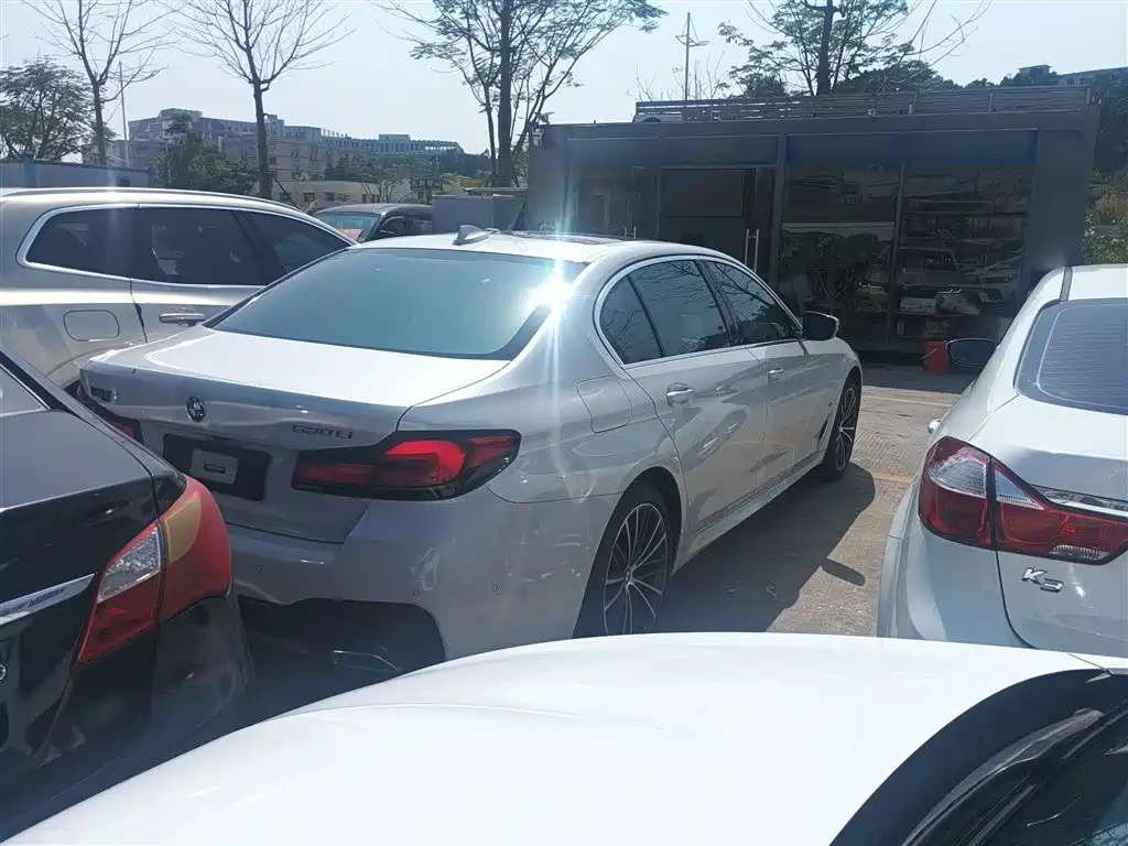 BMW 5 Series 2022 facelift 2 530Li leading M sports package купить на сайте DeffCars
