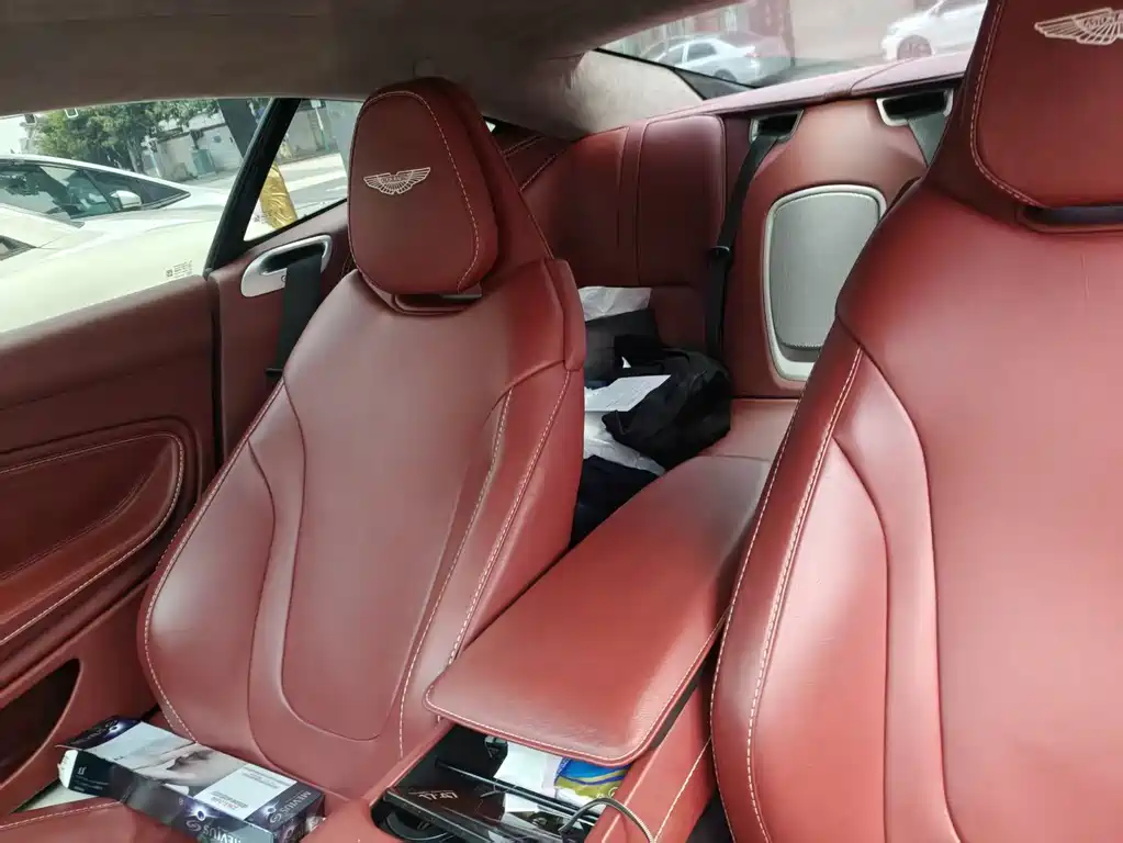 Aston Martin DB11 2020 4.0T V8 Coupe купить на сайте DeffCars