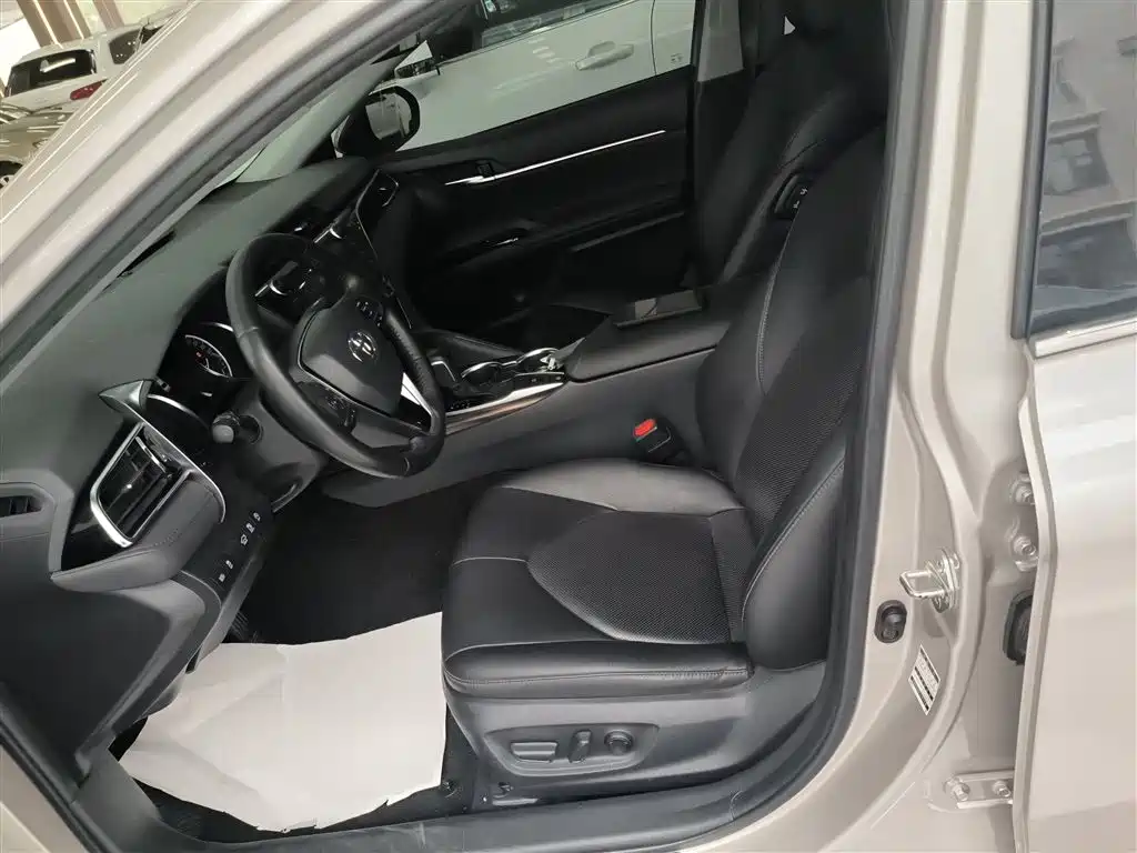 Camry 2019 2.0G Deluxe Edition National VI купить на сайте DeffCars