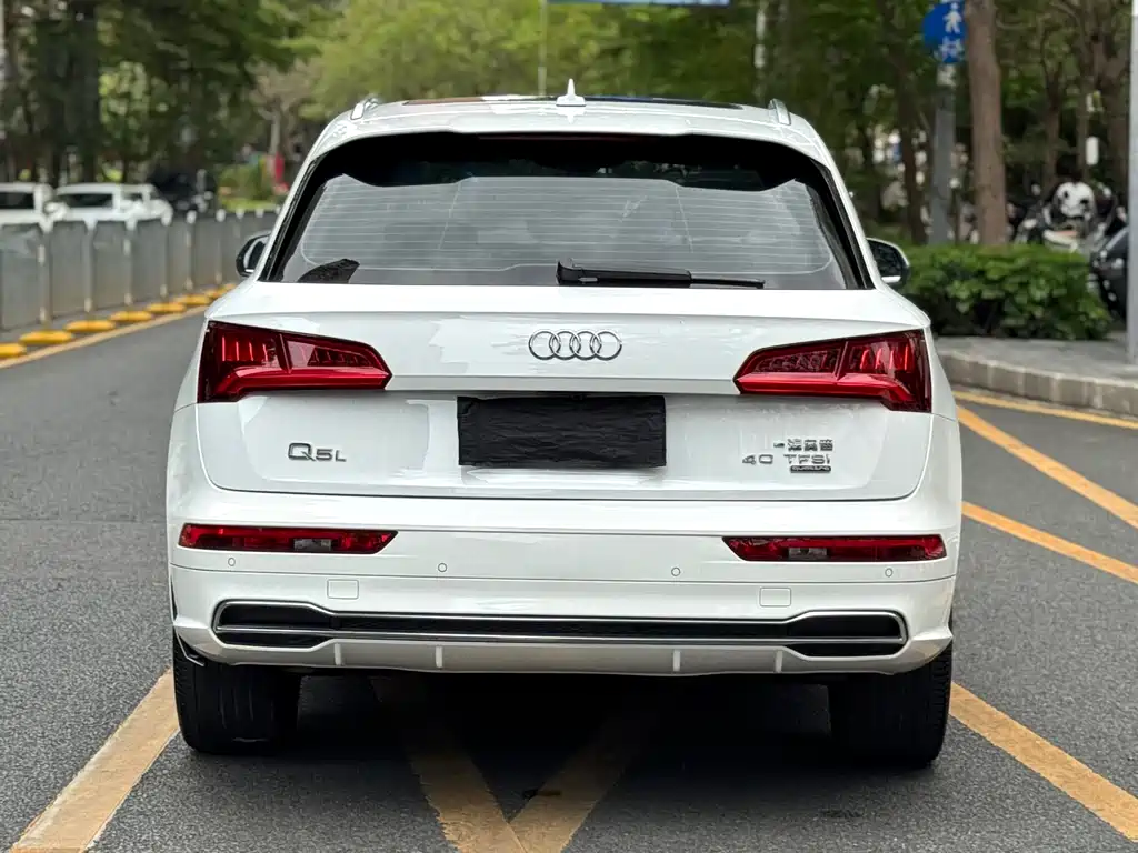 Audi Q5L 2020 facelift 40 TFSI enjoys fashionable style купить на сайте DeffCars