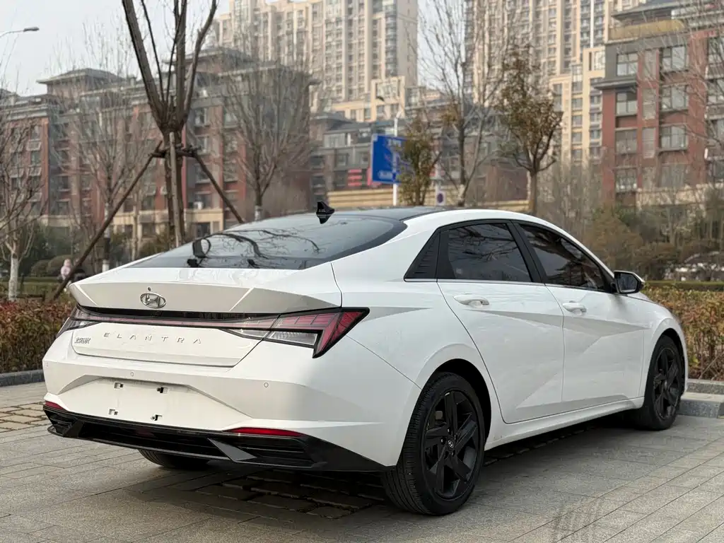 Elantra 2021 1.5L CVT LUX Premium Edition купить на сайте DeffCars