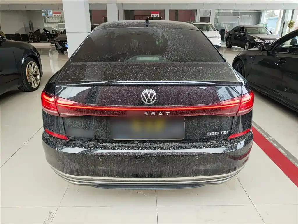 Passat 2022 330TSI Deluxe Edition купить на сайте DeffCars
