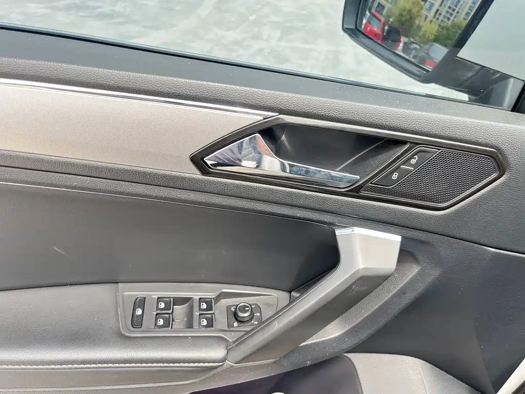 Tiguan L 2021 330TSI automatic two-wheel drive smart version купить на сайте DeffCars