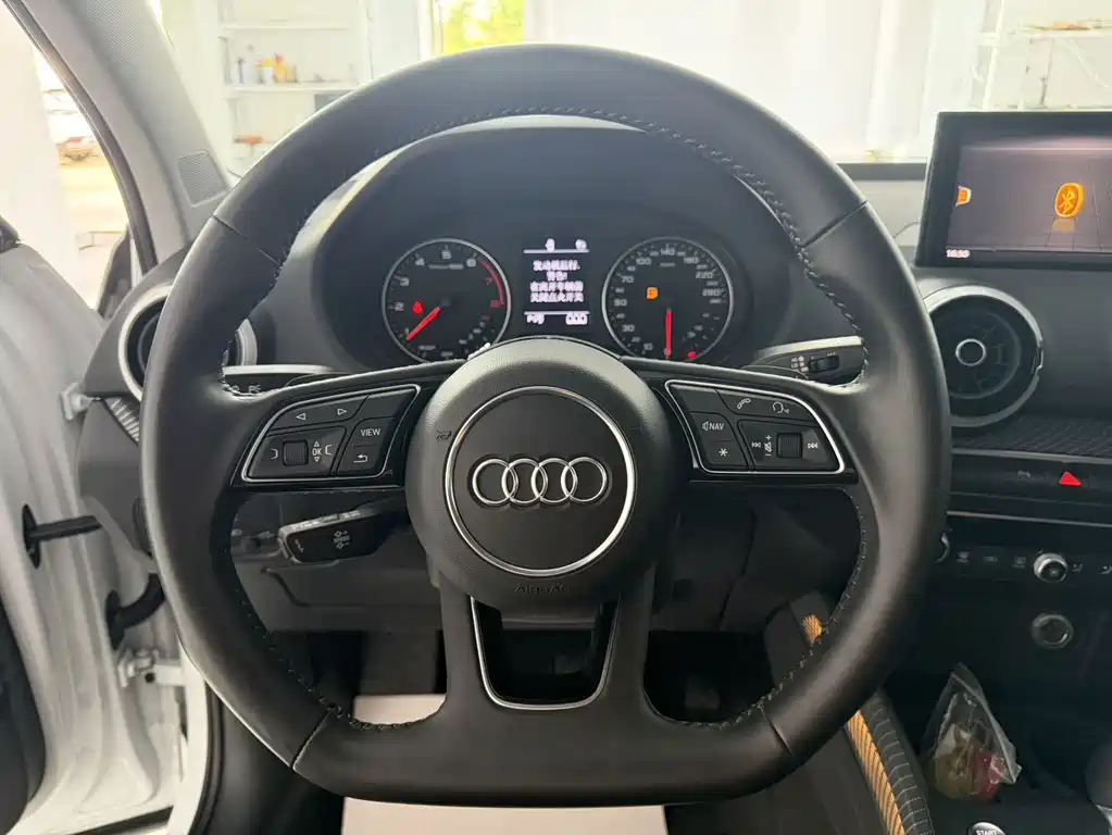 Audi Q2L 2022款 35 TFSI 时尚动感型 купить на сайте DeffCars