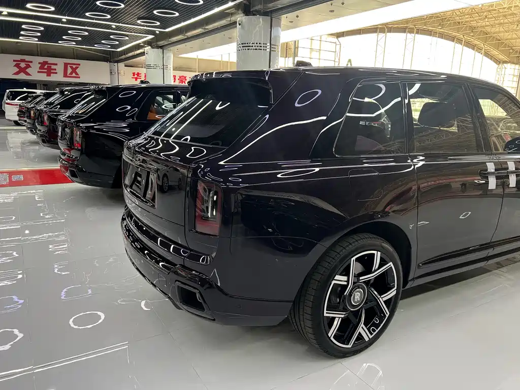 Cullinan 2024 Black Badge купить на сайте DeffCars