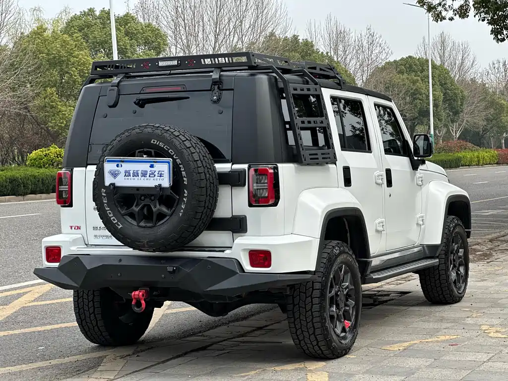 Beijing Off-Road BJ40 2023 2.0D Automatic Four-wheel Drive Blade Hero Edition Knight Type купить на сайте DeffCars
