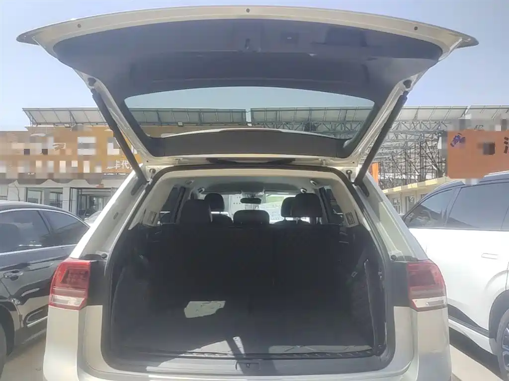 Touron 2017 380TSI four-wheel drive comfort version купить на сайте DeffCars