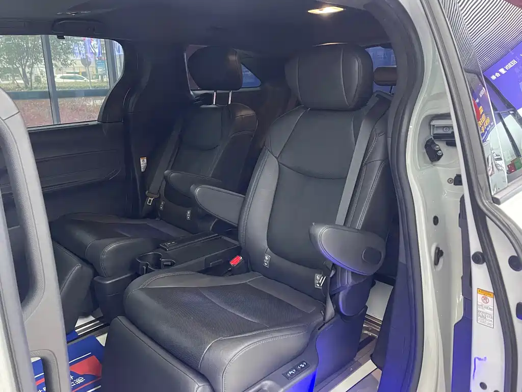 SIENNA 2021 2.5L Hybrid Premium Edition купить на сайте DeffCars