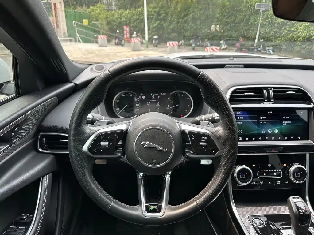 Jaguar XEL 2020 2.0T 200PS R-DYNAMIC S Advanced Sports Edition купить на сайте DeffCars