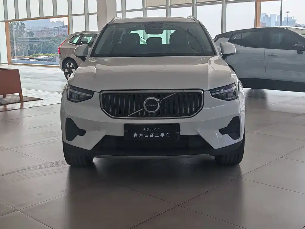 Volvo XC40 2025 B4 four-wheel drive Zhiyuan luxury version купить на сайте DeffCars