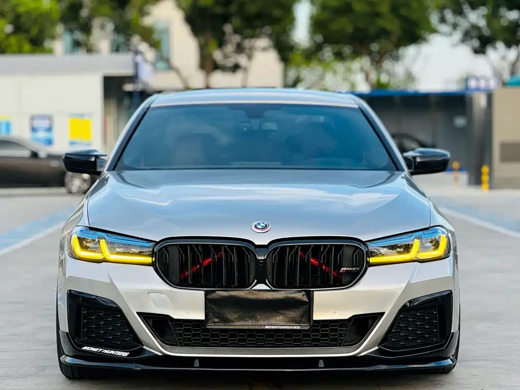 BMW 5 Series 2018 facelift 530Li leading M sports package купить на сайте DeffCars