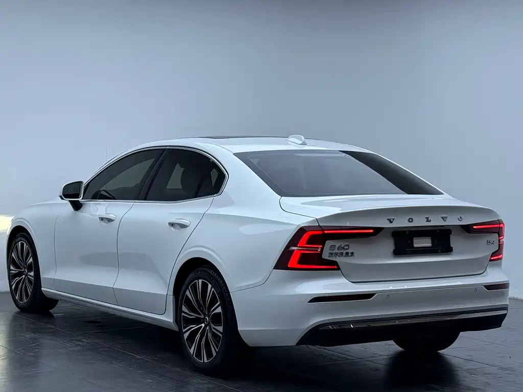 Volvo S60 2023 B4 Zhiyuan Luxury Edition купить на сайте DeffCars