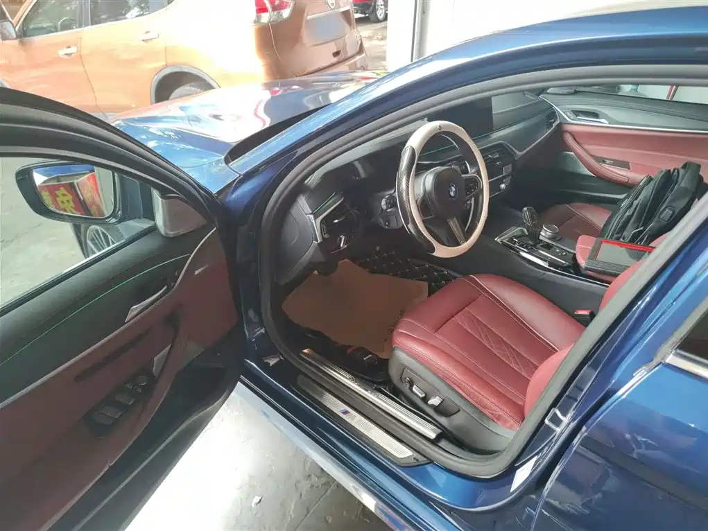 BMW 5 Series 2022 facelift 530Li leading M sports package купить на сайте DeffCars