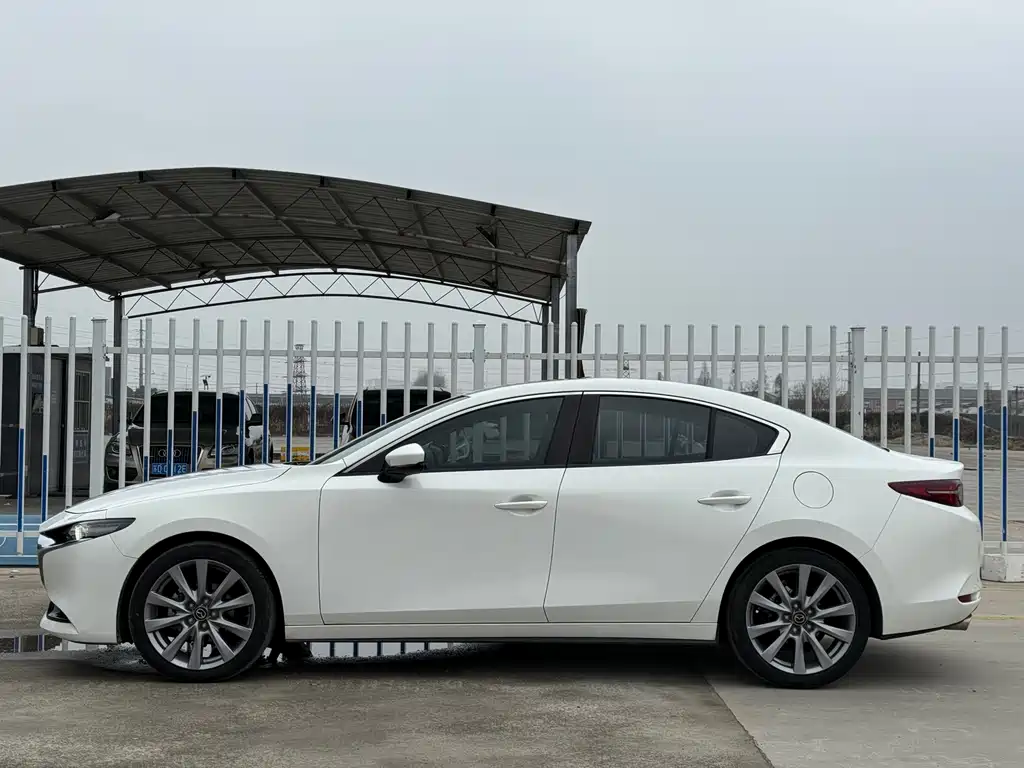 Mazda3 Angkesela 2020 2.0L Automatic Premium Edition купить на сайте DeffCars