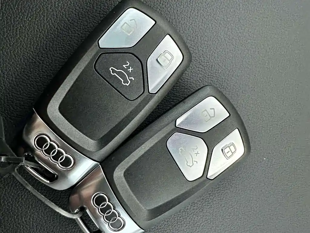 Audi Q5L 2024 40 TFSI luxury and dynamic model купить на сайте DeffCars