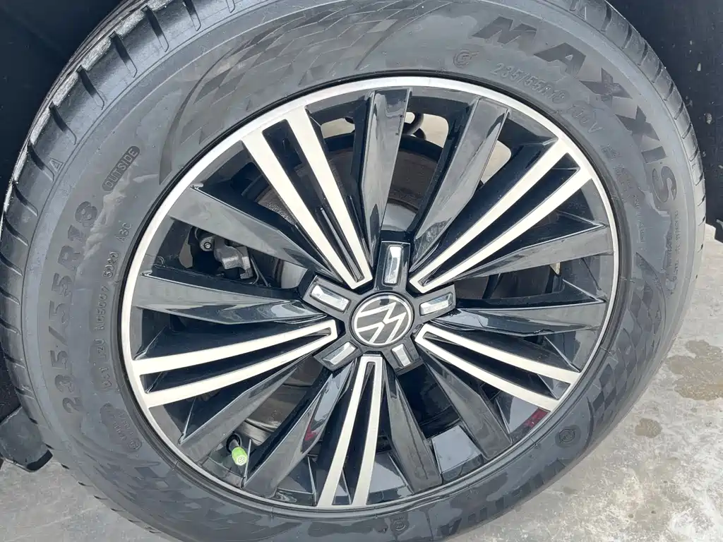 Tiguan L 2021 330TSI automatic two-wheel drive smart version купить на сайте DeffCars