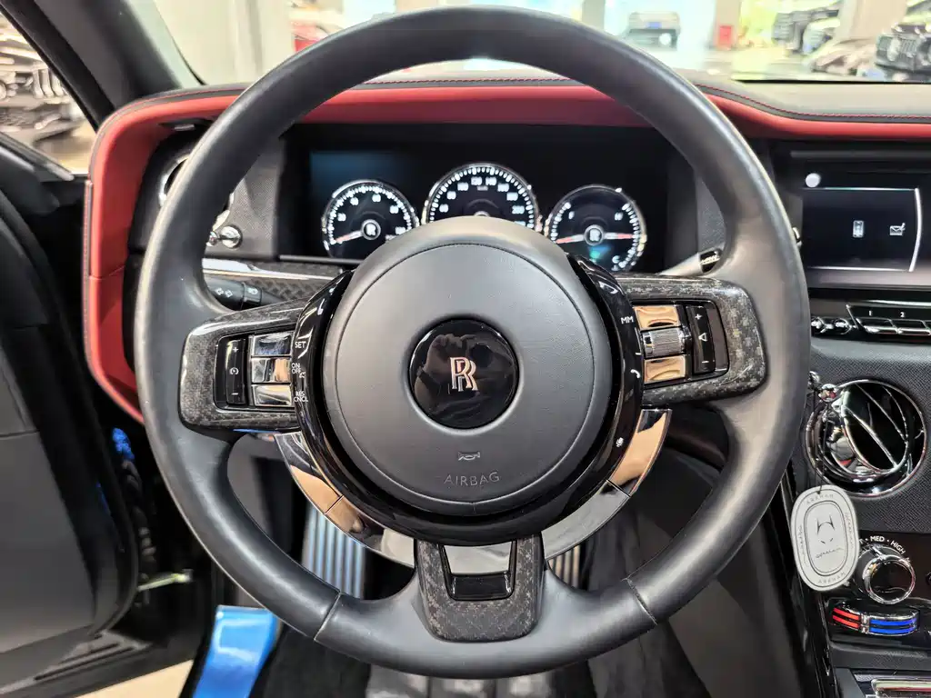Cullinan 2020 Black Badge купить на сайте DeffCars