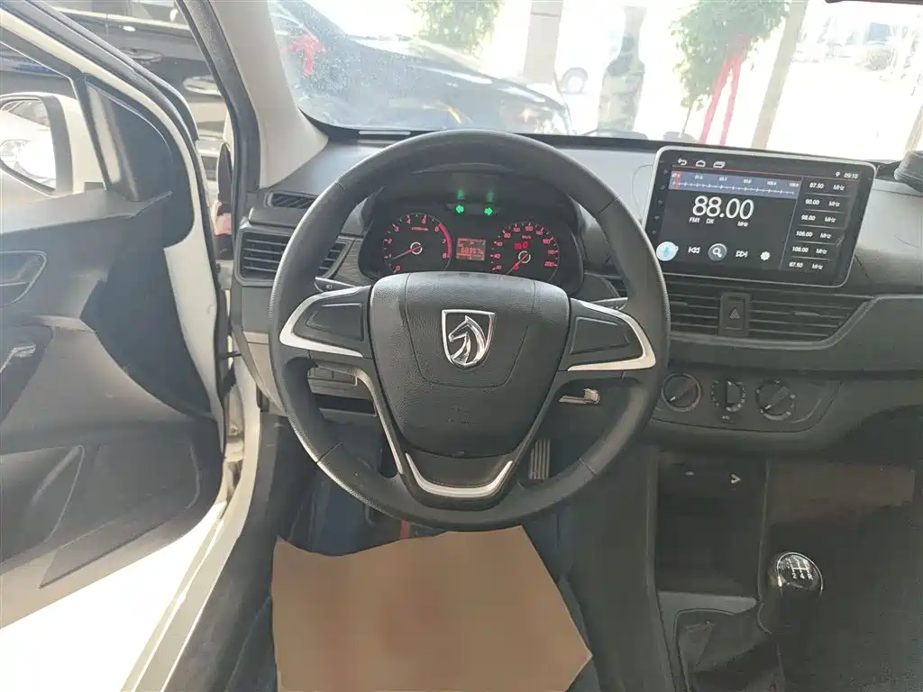 Baojun 310 2016 1.2L manual comfort model купить на сайте DeffCars