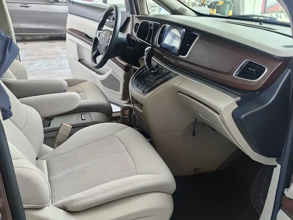 Buick GL8 2018 28T Comfort Type National VI купить на сайте DeffCars