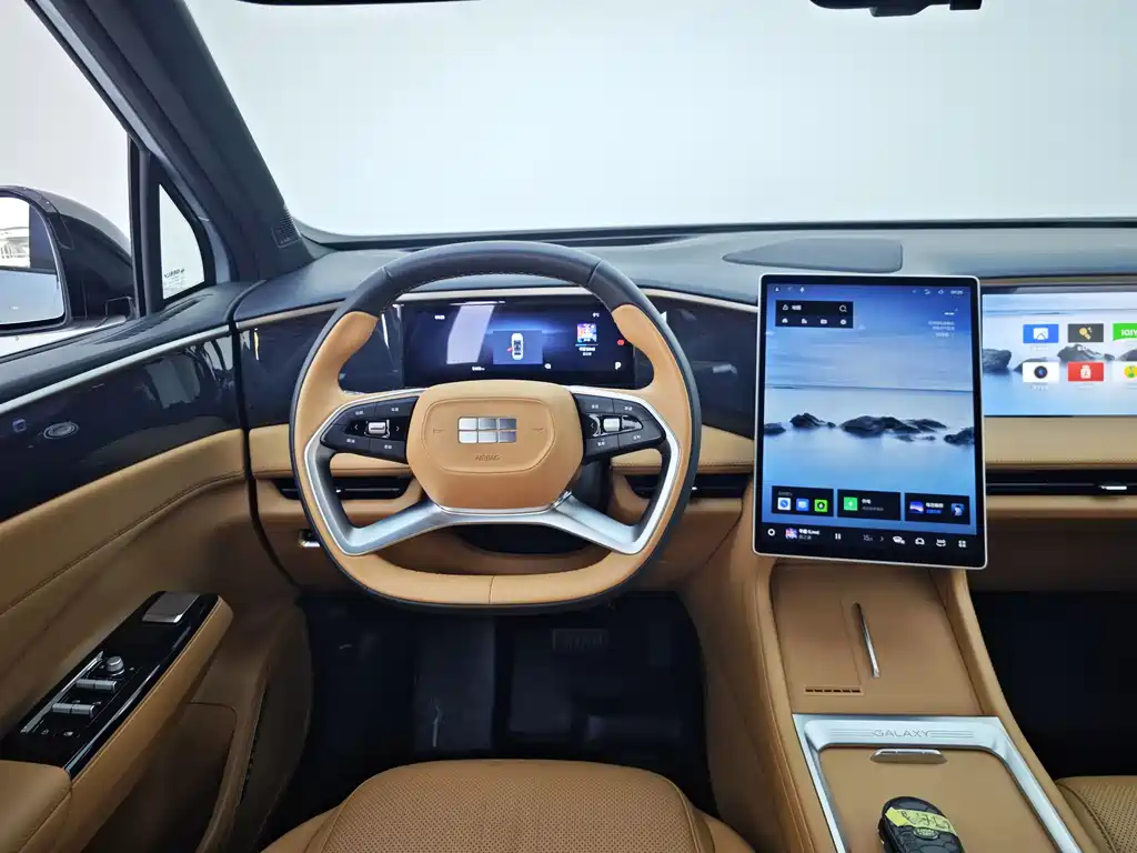 Galaxy L7 2025 EM-i 115km Discovery+ Edition купить на сайте DeffCars