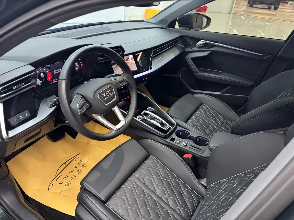 Audi A3 2025 A3L Limousine 35TFSI Flying Spur Exclusive купить на сайте DeffCars