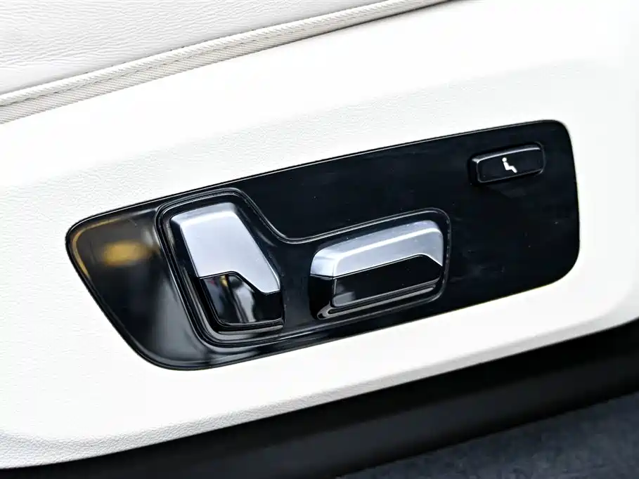 BMW X7 2022 xDrive40i Exclusive M Sports Package купить на сайте DeffCars