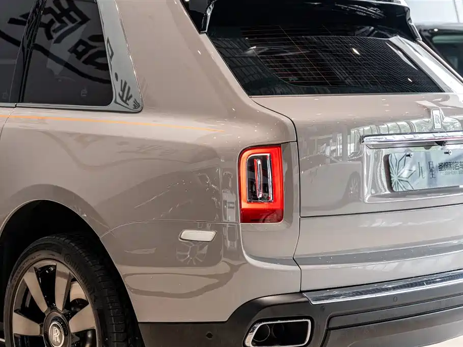 Cullinan 2018 four-seat version купить на сайте DeffCars