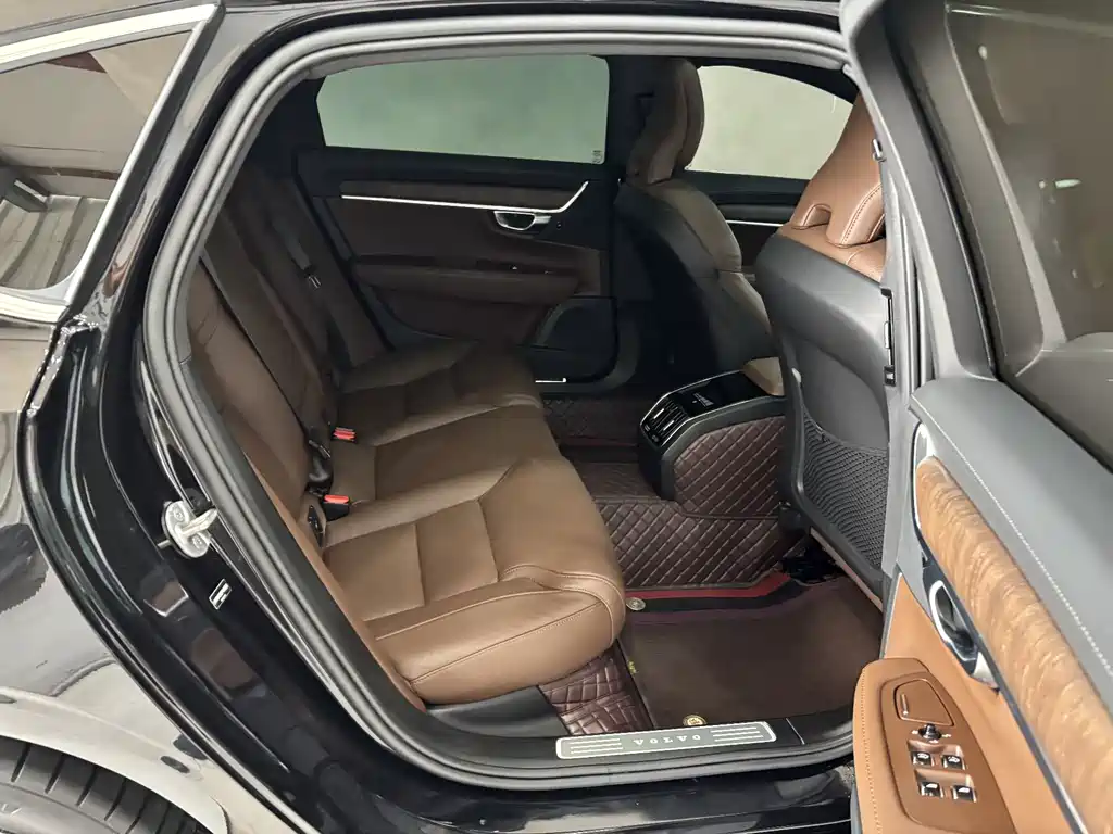 Volvo S90 2025 B5 Zhiyuan Luxury Edition купить на сайте DeffCars