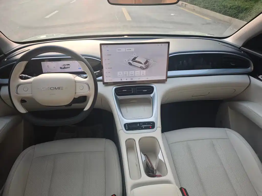 Star Wishes 2025 UP 410km Discovery+ Edition купить на сайте DeffCars