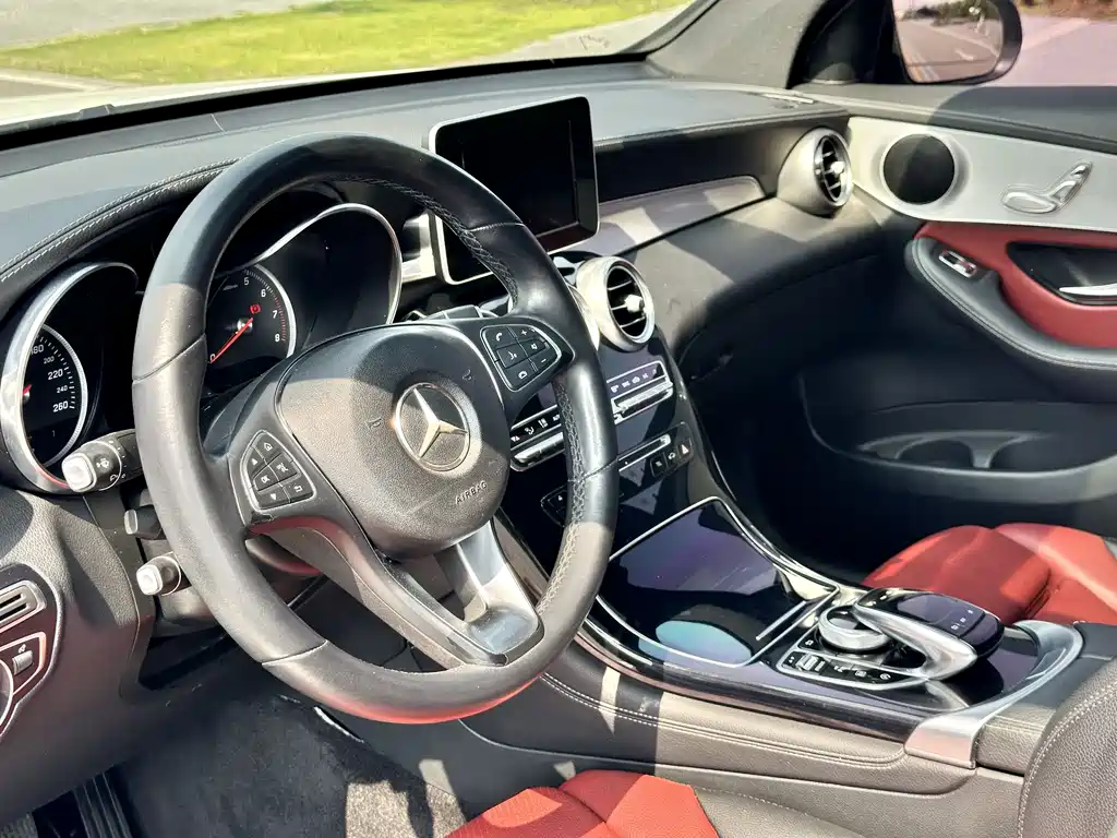 Mercedes-Benz GLC Coupe 2019 GLC 200 4MATIC Coupe SUV купить на сайте DeffCars