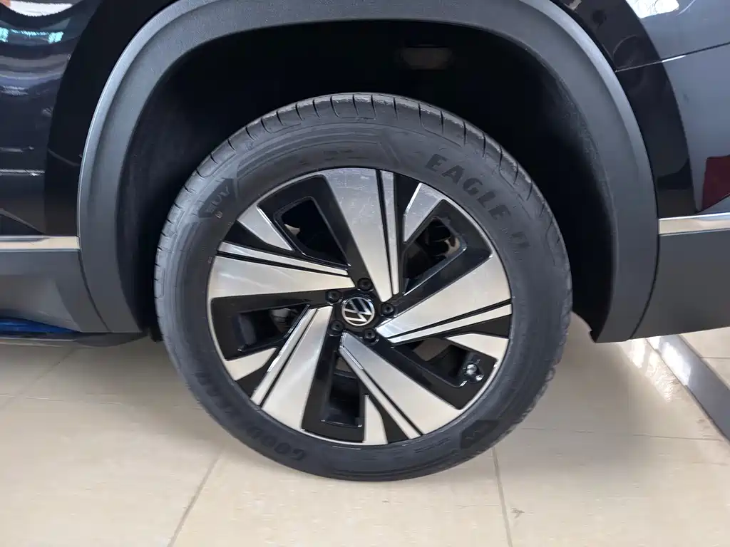 Touron 2025 380TSI four-wheel drive outstanding version купить на сайте DeffCars