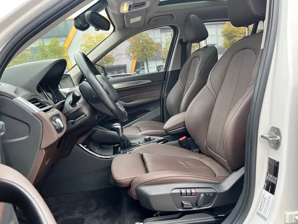 BMW X1 2019 sDrive18Li Exclusive Model купить на сайте DeffCars