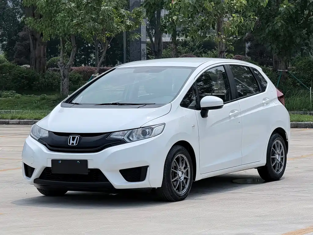 Fit 2016 1.5L LX CVT comfort model купить на сайте DeffCars
