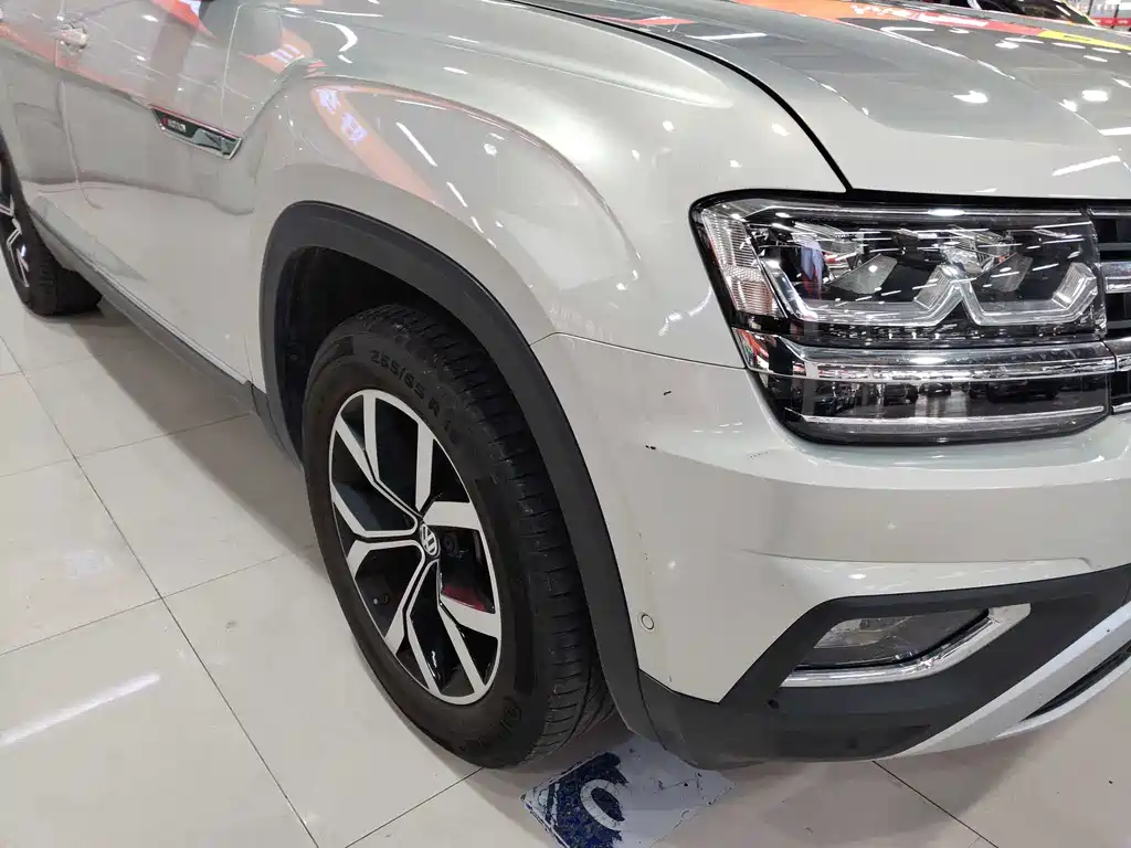 Touron 2017 380TSI four-wheel drive luxury version купить на сайте DeffCars