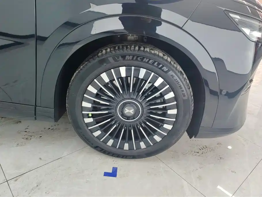 Xpeng X9 2025 pure electric 740 long battery life Max купить на сайте DeffCars