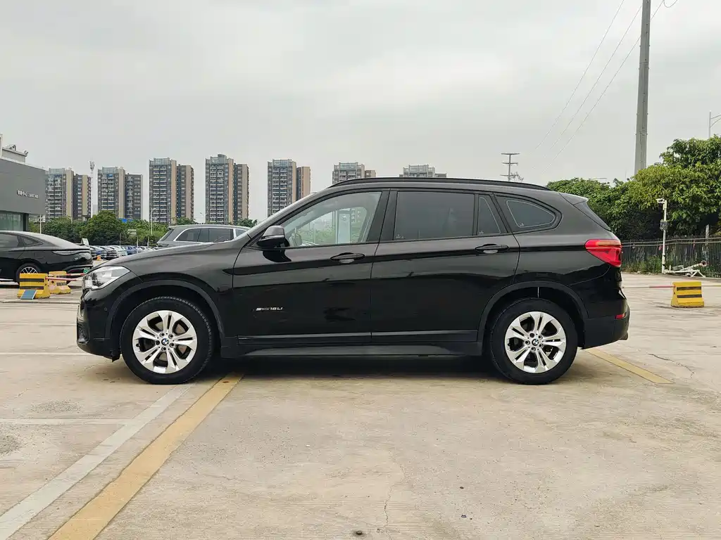 BMW X1 2016 sDrive18Li Exclusive Model купить на сайте DeffCars