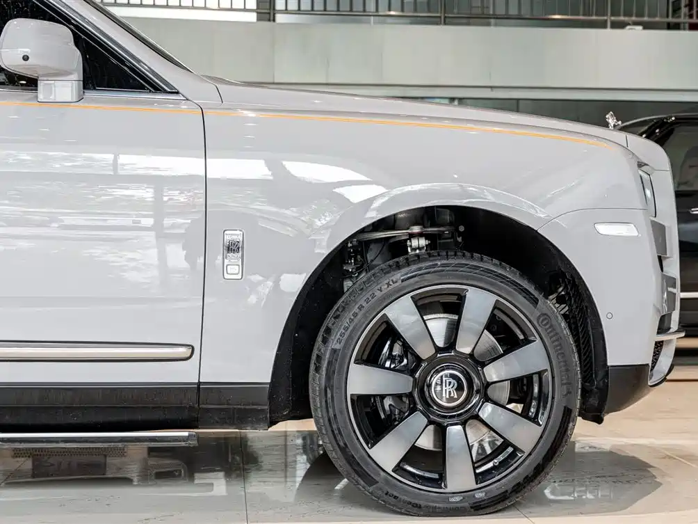 Cullinan 2018 four-seat version купить на сайте DeffCars