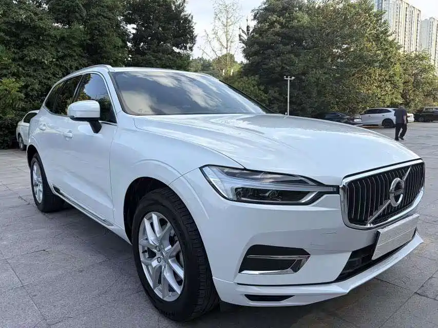 2020 Volvo XC60 T5 AWD Inscription Luxury Edition купить на сайте DeffCars